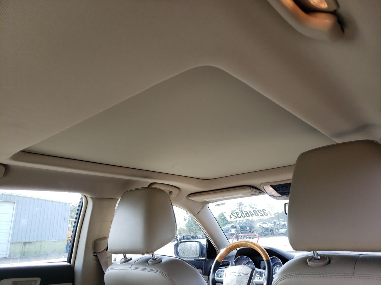 Photo 9 from auction – 2014 CHRYSLER 300C with VIN 2C3CCAET0EH166653