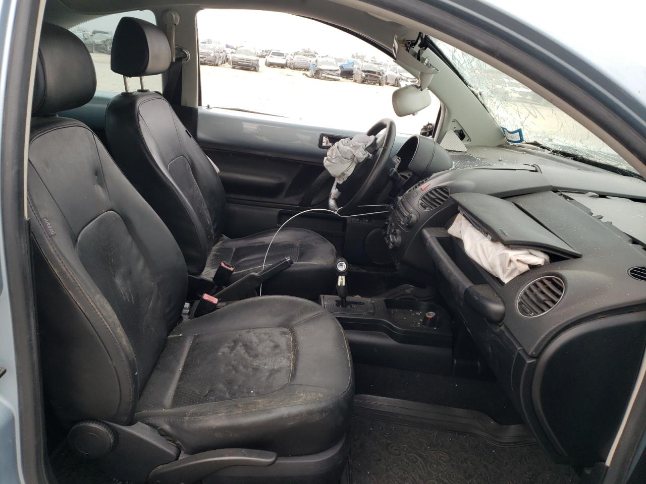 Photo 5 from auction – 2009 VOLKSWAGEN NEW BEETLE with VIN 3VWPW31C69M512330
