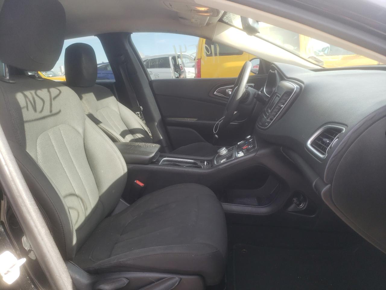 Photo 5 from auction – 2016 CHRYSLER 200 LIMITE with VIN 1C3CCCAB4GN104997