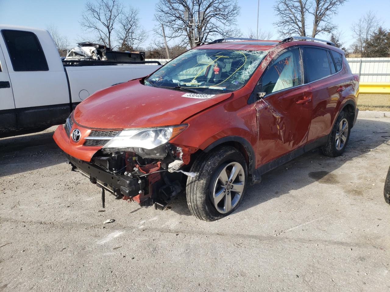 Photo 2 from auction – 2015 TOYOTA RAV4 XLE with VIN 2T3RFREV0FW281297