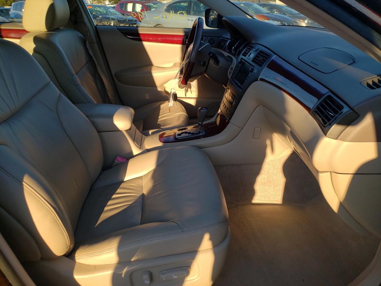 Photo 5 from auction – 2004 LEXUS ES300H with VIN JTHBA30G845046123