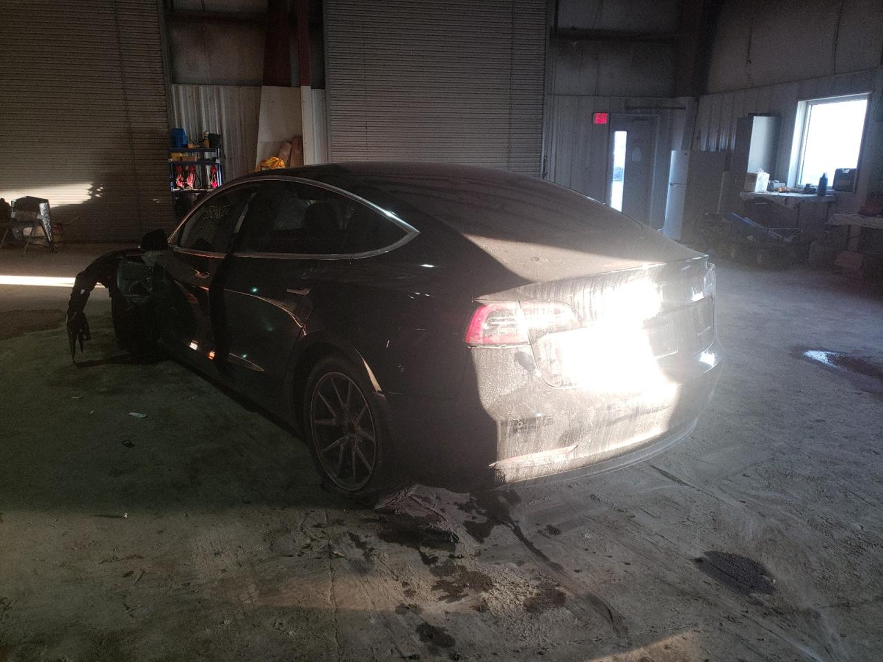 Photo 3 from auction – 2018 TESLA MODEL 3 with VIN 5YJ3E1EB2JF170362
