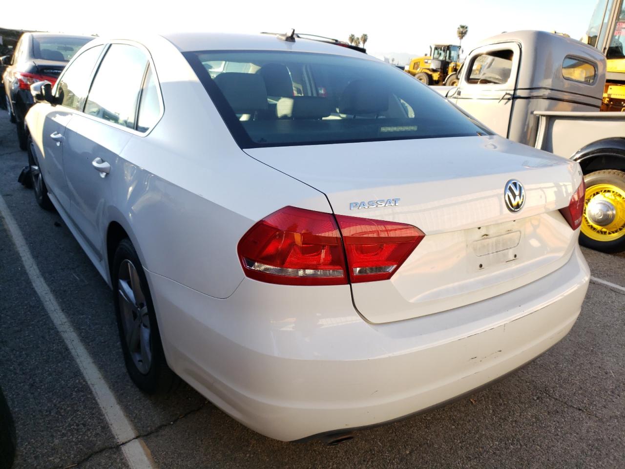 Photo 3 from auction – 2012 VOLKSWAGEN PASSAT SE with VIN 1VWBP7A36CC040203