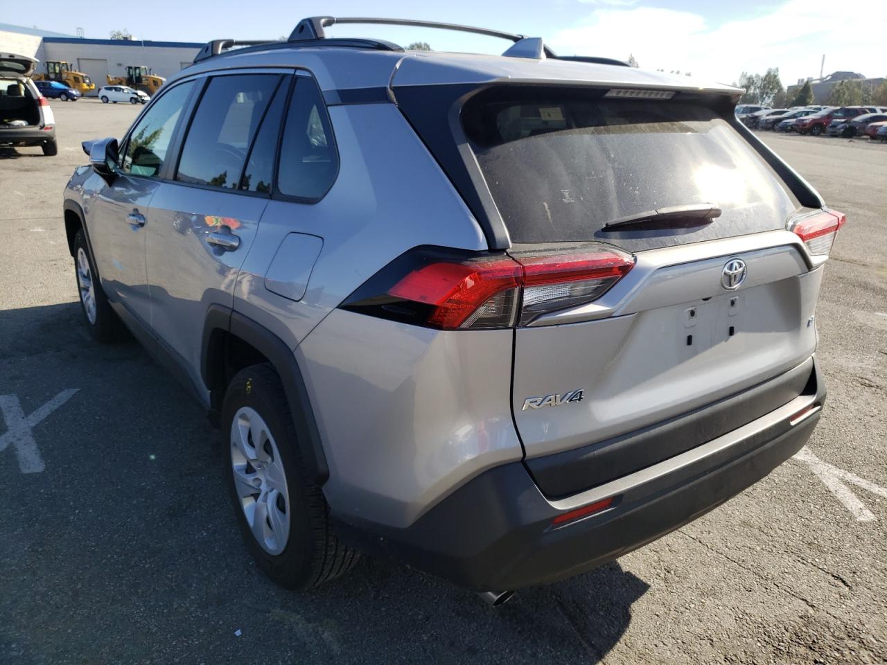 Photo 3 from auction – 2019 TOYOTA RAV4 LE with VIN JTMK1RFV7KD022621