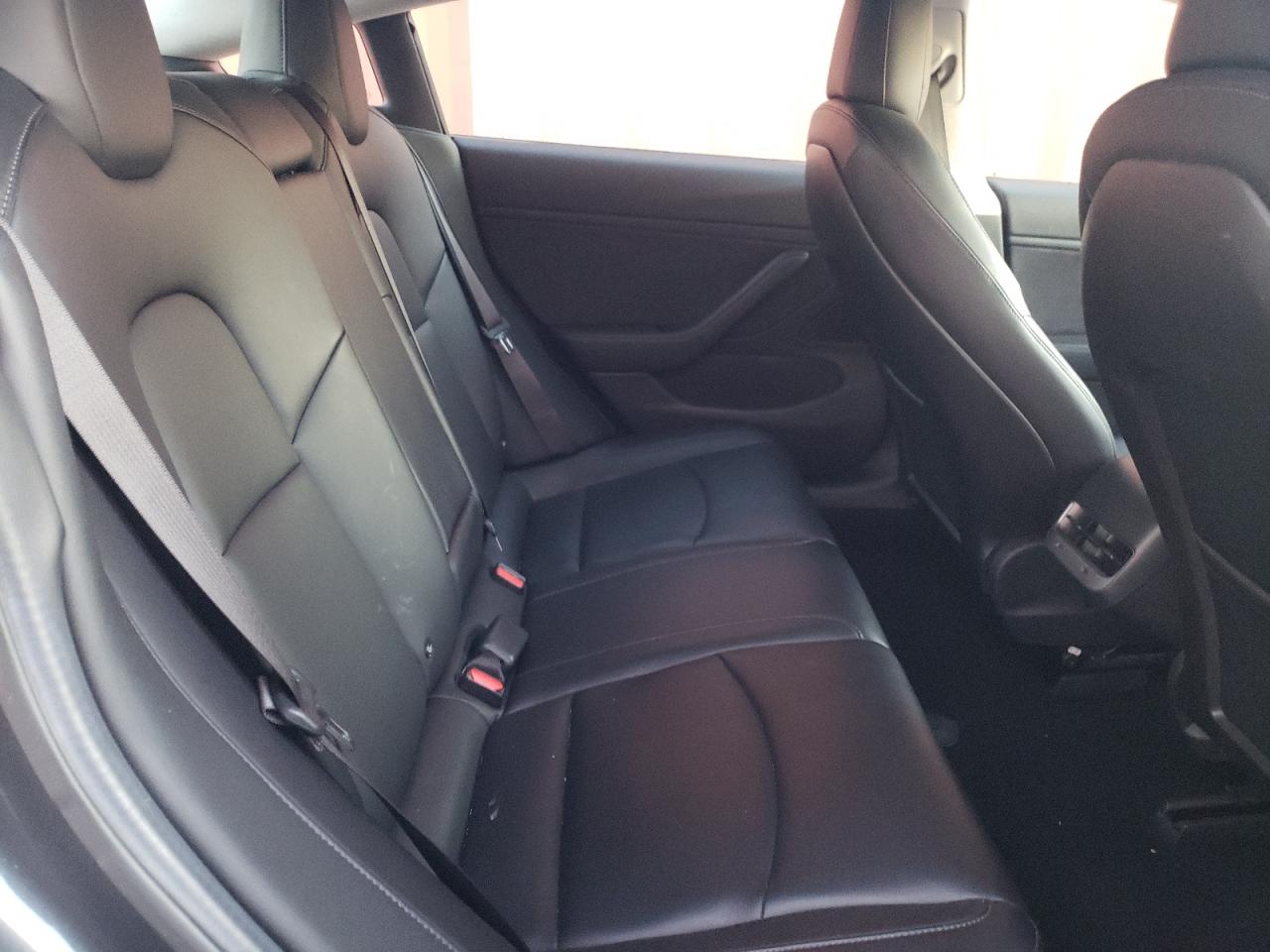 Photo 6 from auction – 2017 TESLA MODEL 3 with VIN 5YJ3E1EA1HF000110