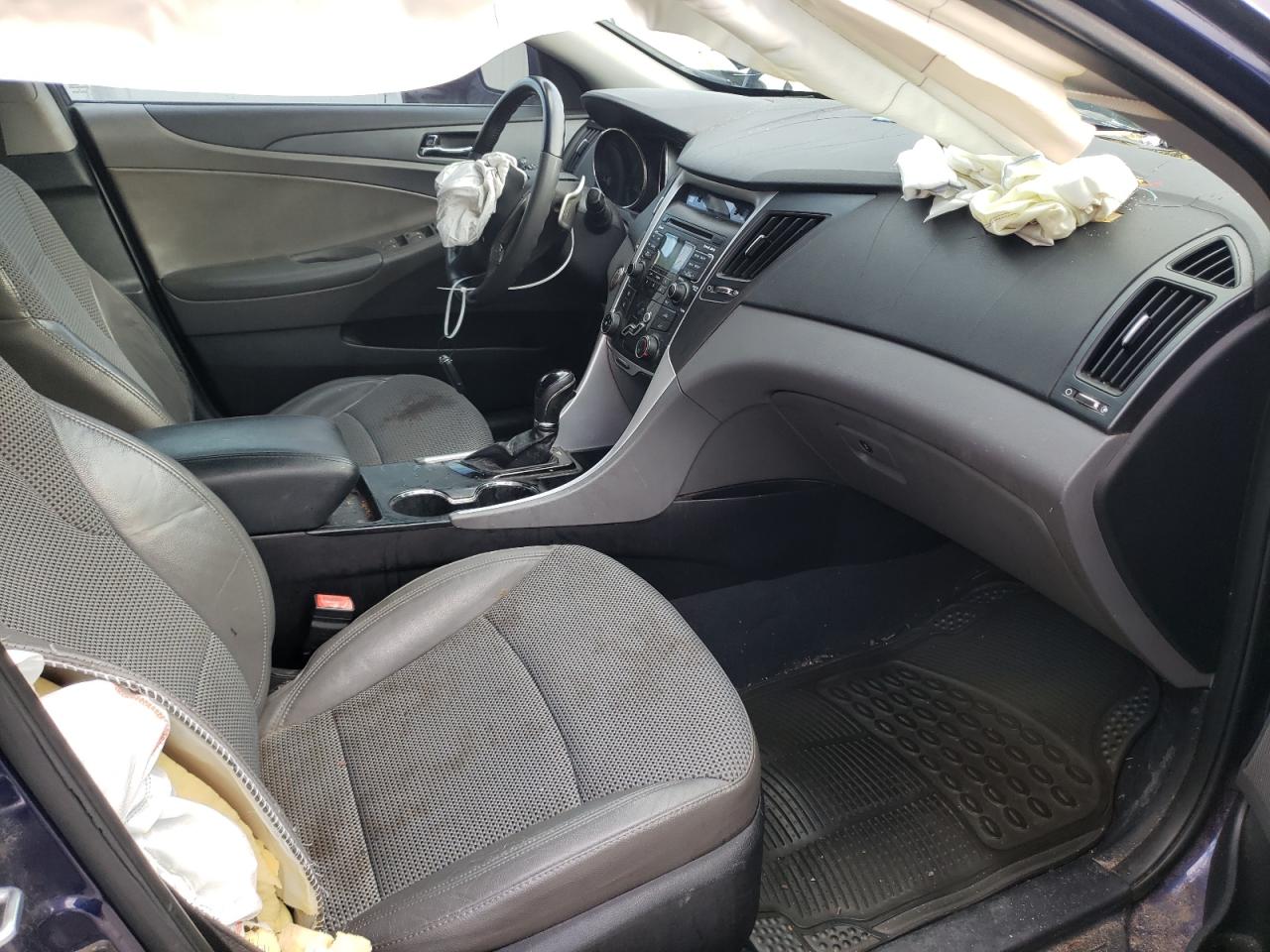 Photo 5 from auction – 2011 HYUNDAI SONATA SE with VIN 5NPEC4AC1BH188451