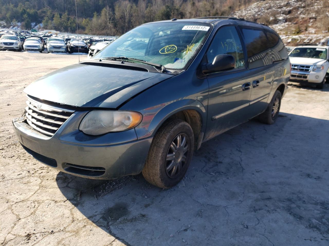 Photo 2 from auction – 2007 CHRYSLER TOWN & COU with VIN 2A4GP54L17R134702