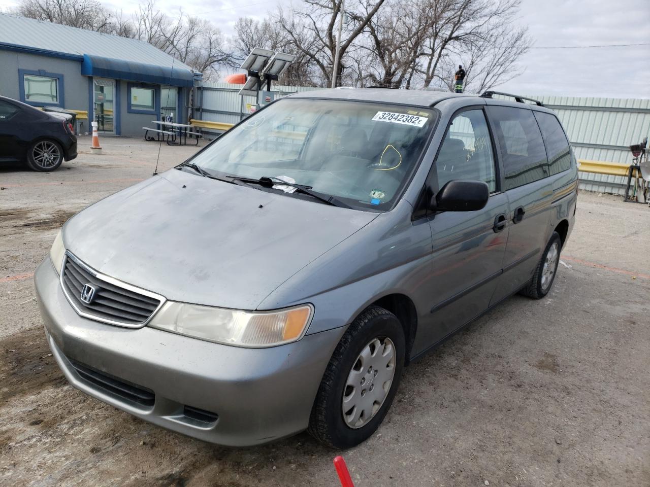 Photo 2 from auction – 2000 HONDA ODYSSEY LX with VIN 2HKRL1855YH596175