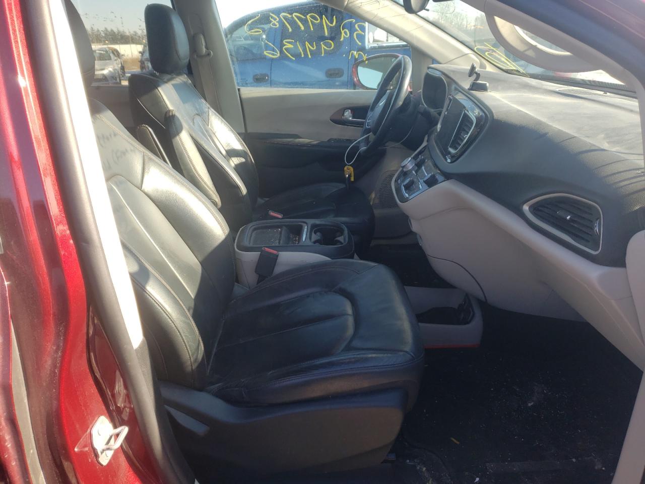 Photo 5 from auction – 2017 CHRYSLER PACIFICA T with VIN 2C4RC1BG2HR794242