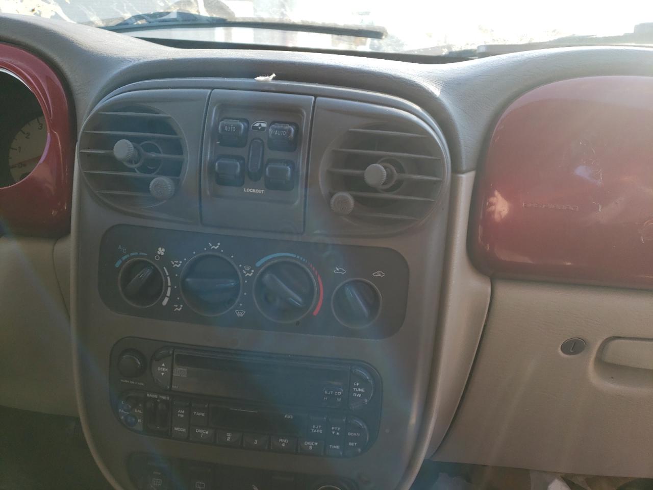 Photo 9 from auction – 2002 CHRYSLER PT CRUISER with VIN 3C8FY68B62T261892