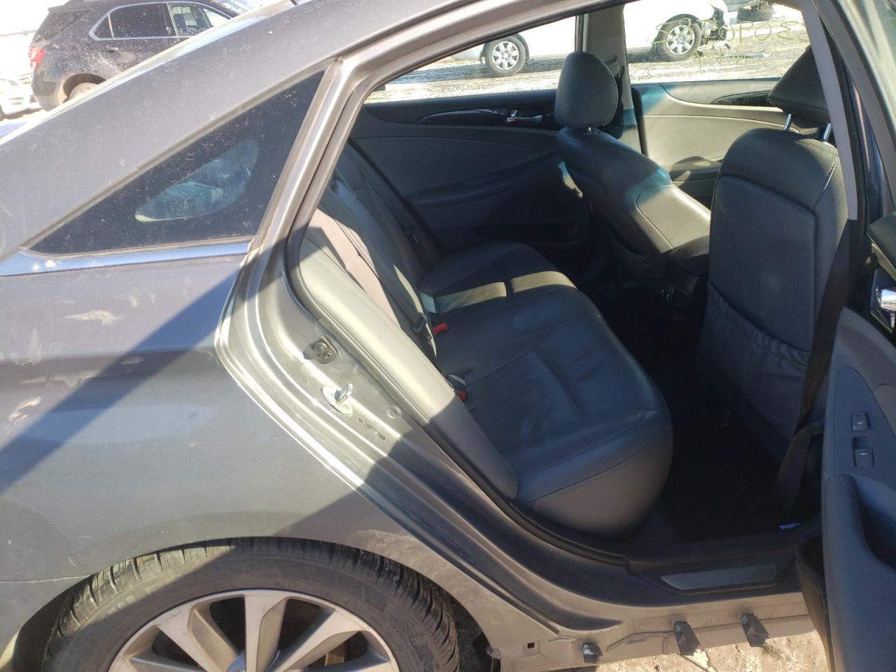Photo 6 from auction – 2014 HYUNDAI SONATA SE with VIN 5NPEC4AC4EH815731