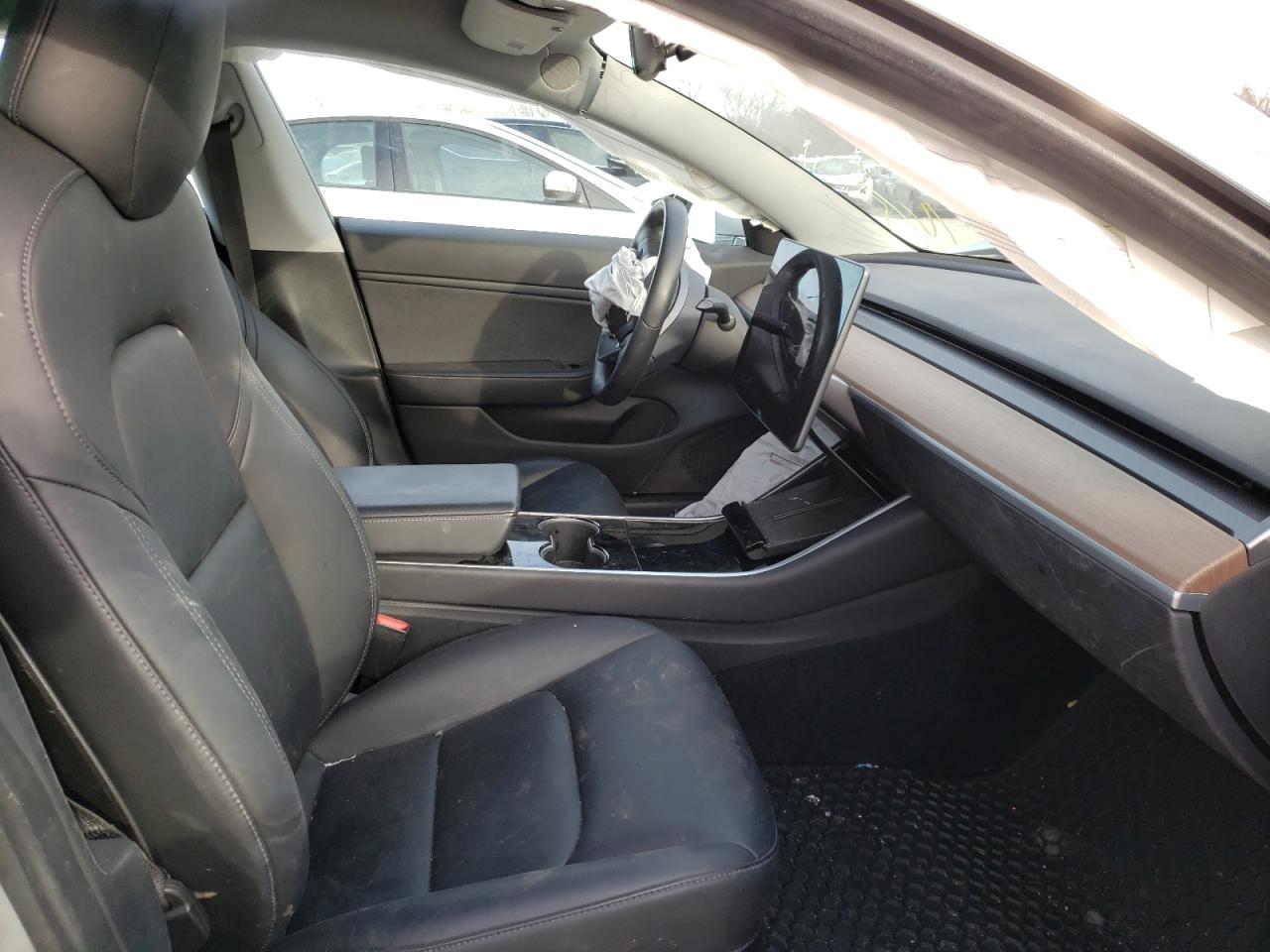 Photo 5 from auction – 2018 TESLA MODEL 3 with VIN 5YJ3E1EB0JF117045