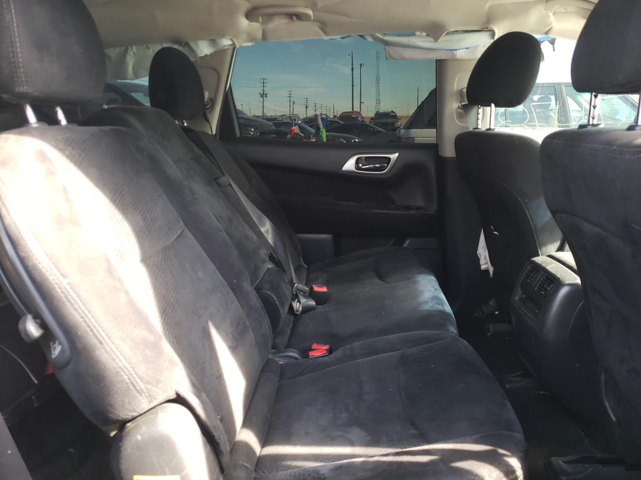 Photo 6 from auction – 2016 NISSAN PATHFINDER with VIN 5N1AR2MN4GC664804