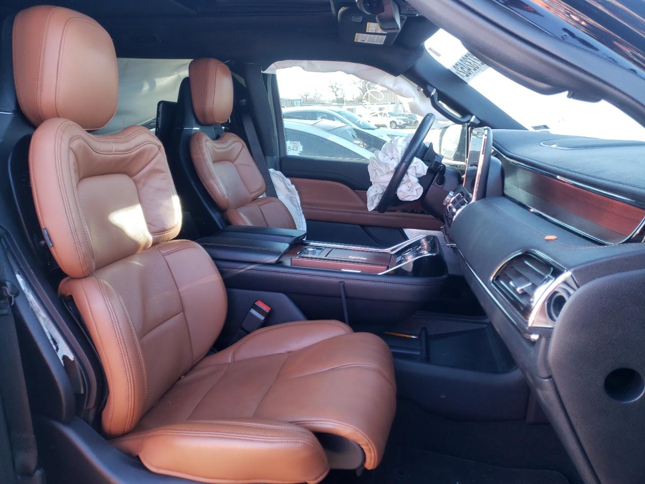Photo 5 from auction – 2020 LINCOLN NAVIGATOR with VIN 5LMJJ2LT8LEL09041