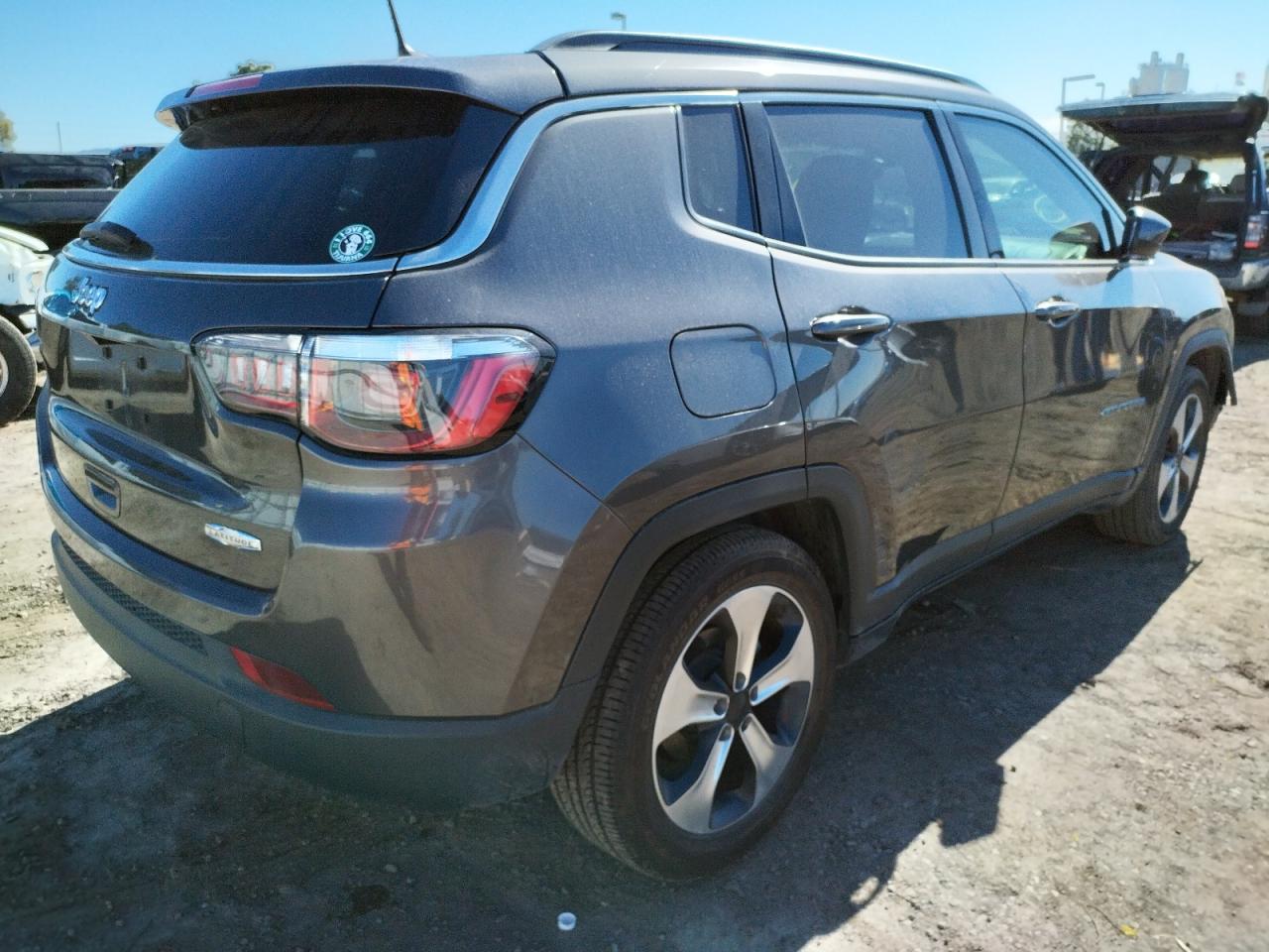 Photo 4 from auction – 2020 JEEP COMPASS LA with VIN 3C4NJCBB7LT121408