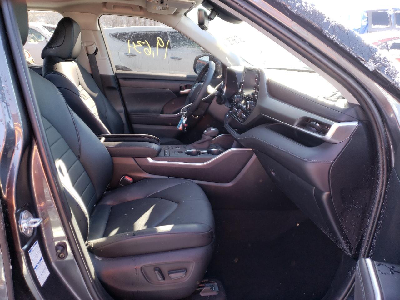 Photo 5 from auction – 2020 TOYOTA HIGHLANDER with VIN 5TDGZRBHXLS030670