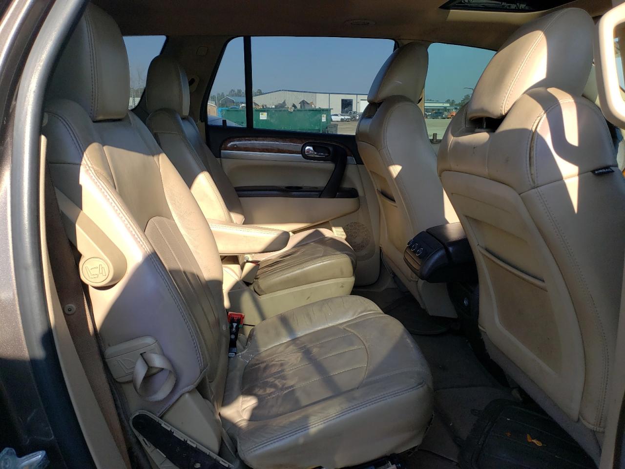 Фото 6 с аукциона – 2011 BUICK ENCLAVE CX с VIN 5GAKRBED1BJ155130