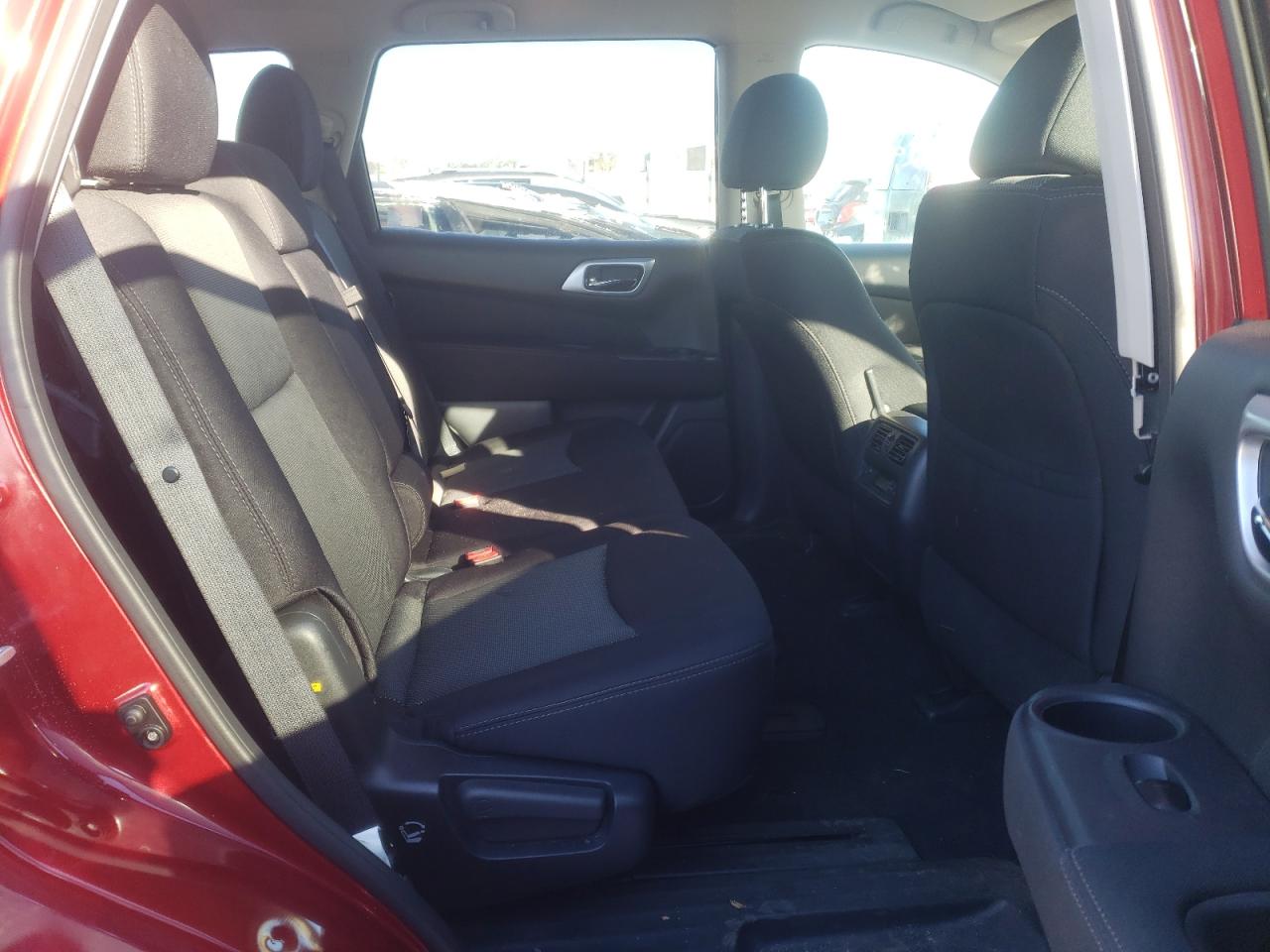 Photo 6 from auction – 2017 NISSAN PATHFINDER with VIN 5N1DR2MN9HC605696