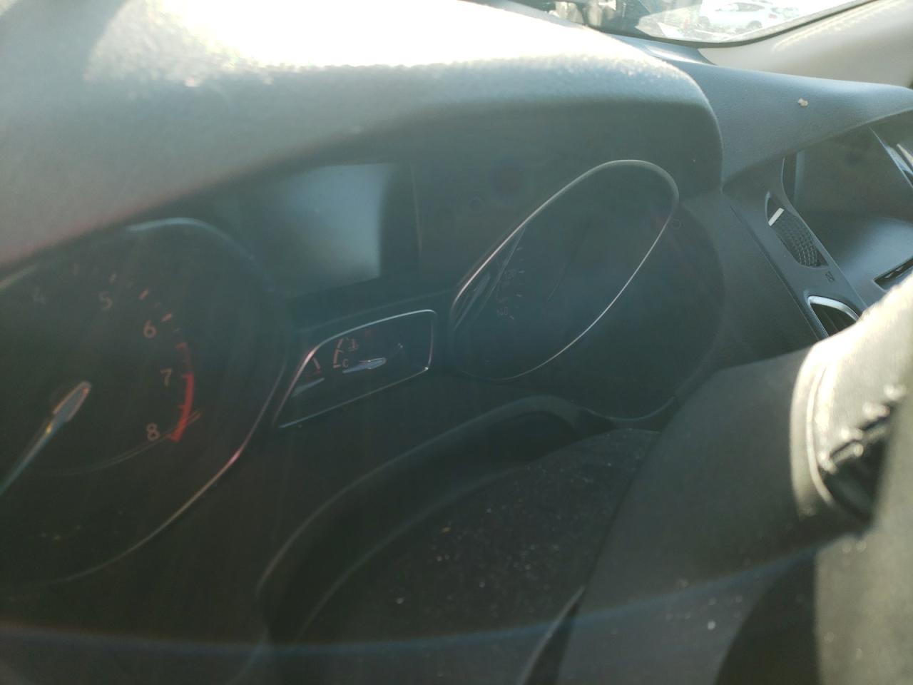 Photo 8 from auction – 2015 FORD FOCUS SE with VIN 1FADP3K25FL299141