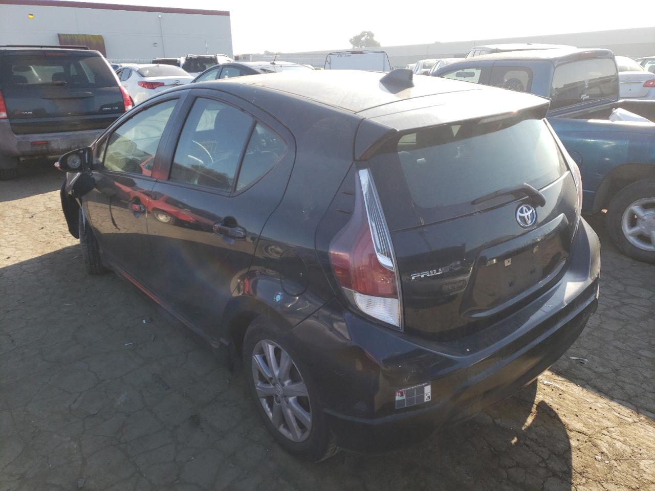 Photo 3 from auction – 2017 TOYOTA PRIUS C with VIN JTDKDTB37H1592072