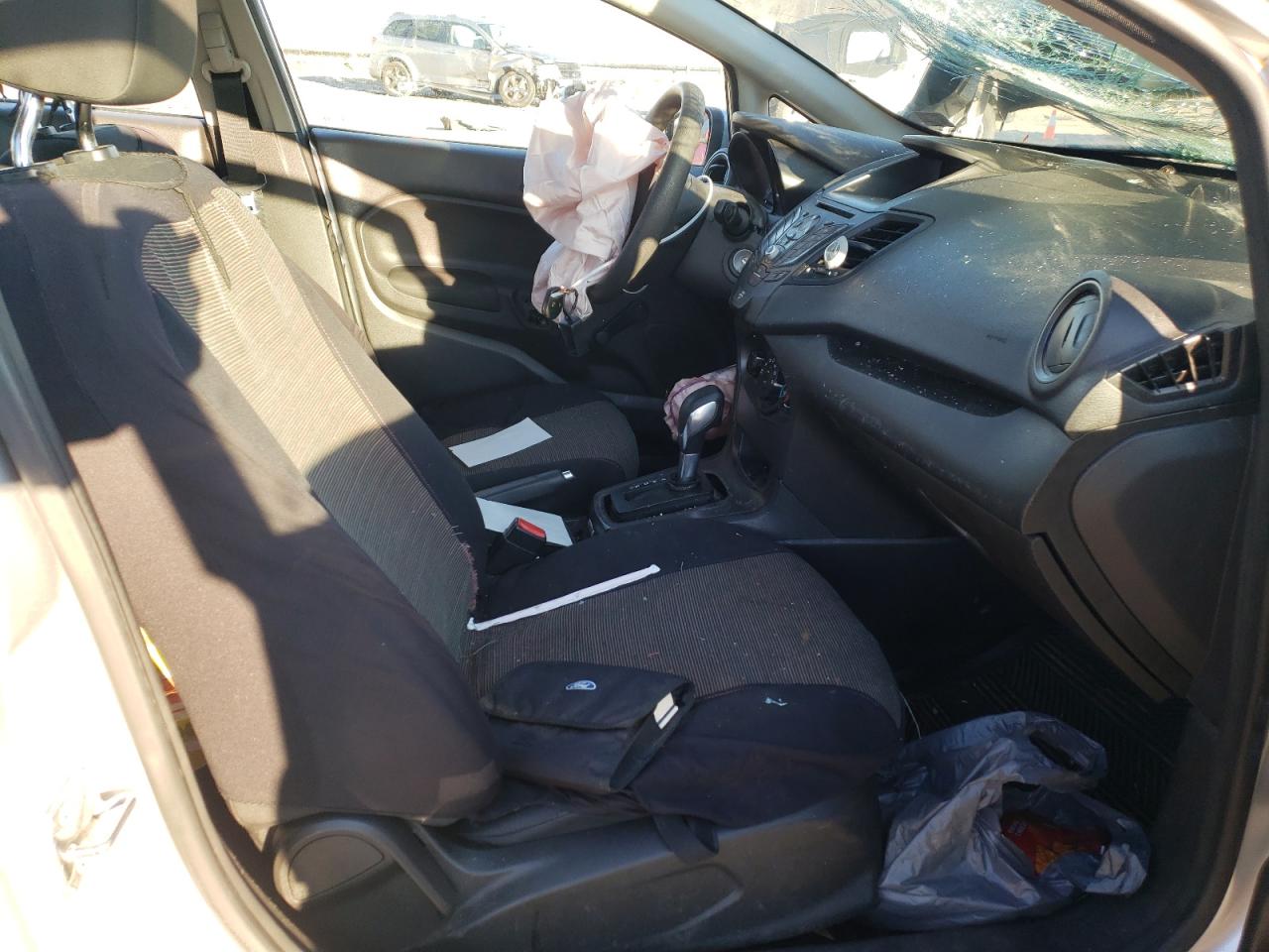 Photo 5 from auction – 2016 FORD FIESTA S with VIN 3FADP4AJ5GM103102