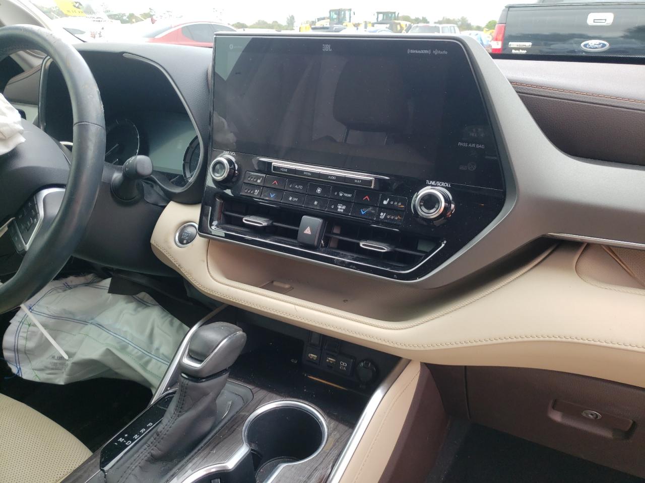 Photo 9 from auction – 2020 TOYOTA HIGHLANDER with VIN 5TDYZRAH5LS014589