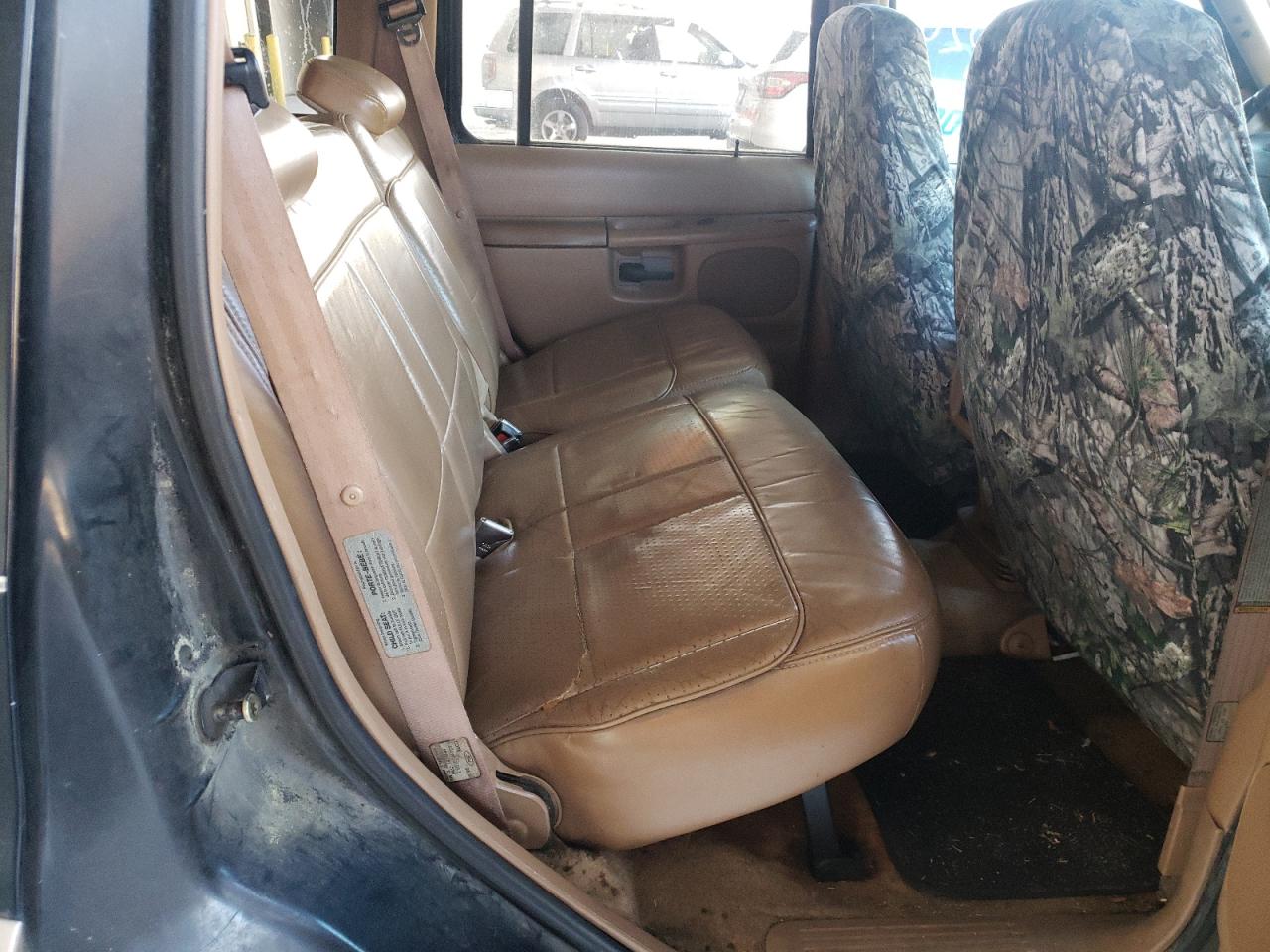 Photo 6 from auction – 1996 FORD EXPLORER with VIN 1FMDU34X9TUA48202