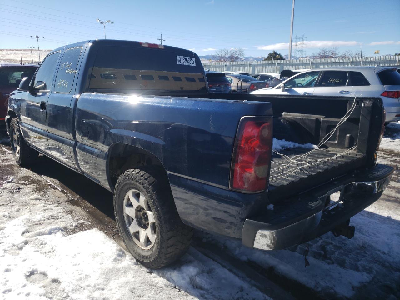 Photo 3 from auction – 2004 CHEVROLET SILVERADO with VIN 2GCEC19T241391226