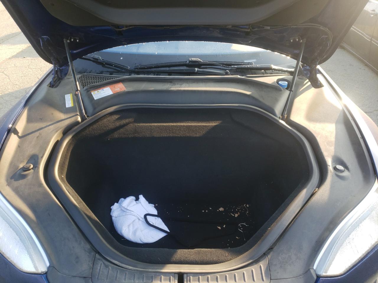 Photo 7 from auction – 2016 TESLA MODEL S with VIN 5YJSA1E27GF128656