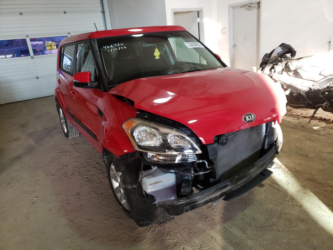 KIA SOUL + 2013 with VIN KNDJT2A6XD7591204 - Photo from auction