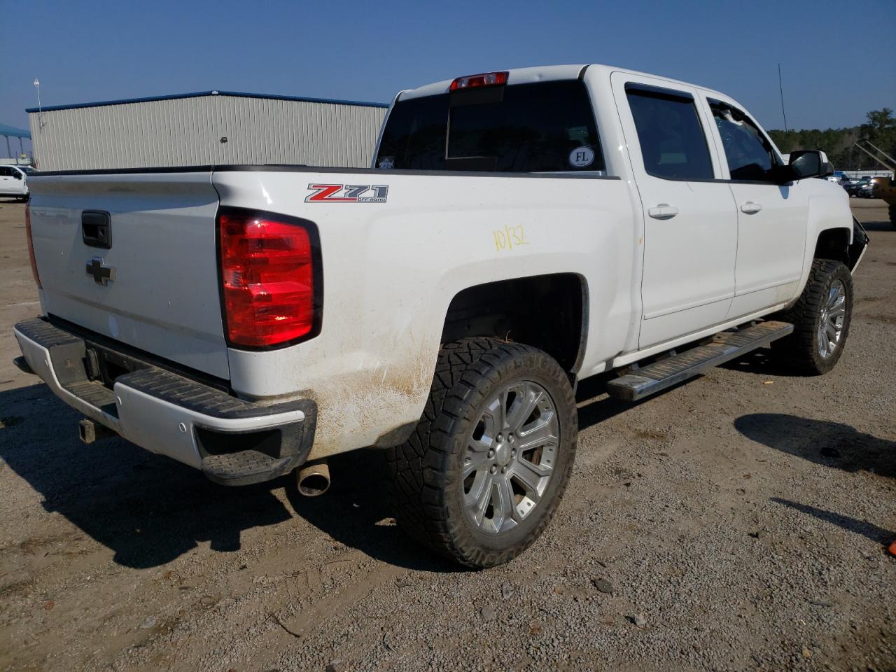 Photo 4 from auction – 2017 CHEVROLET SILVERADO with VIN 3GCUKREC5HG239778