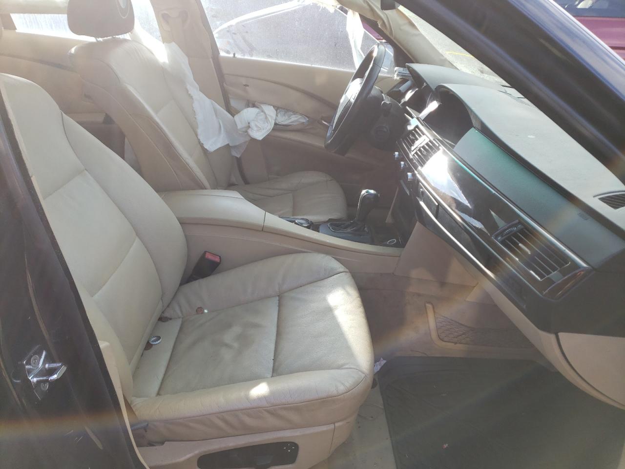 Photo 5 from auction – 2007 BMW 525 I with VIN WBANE53547CW64853