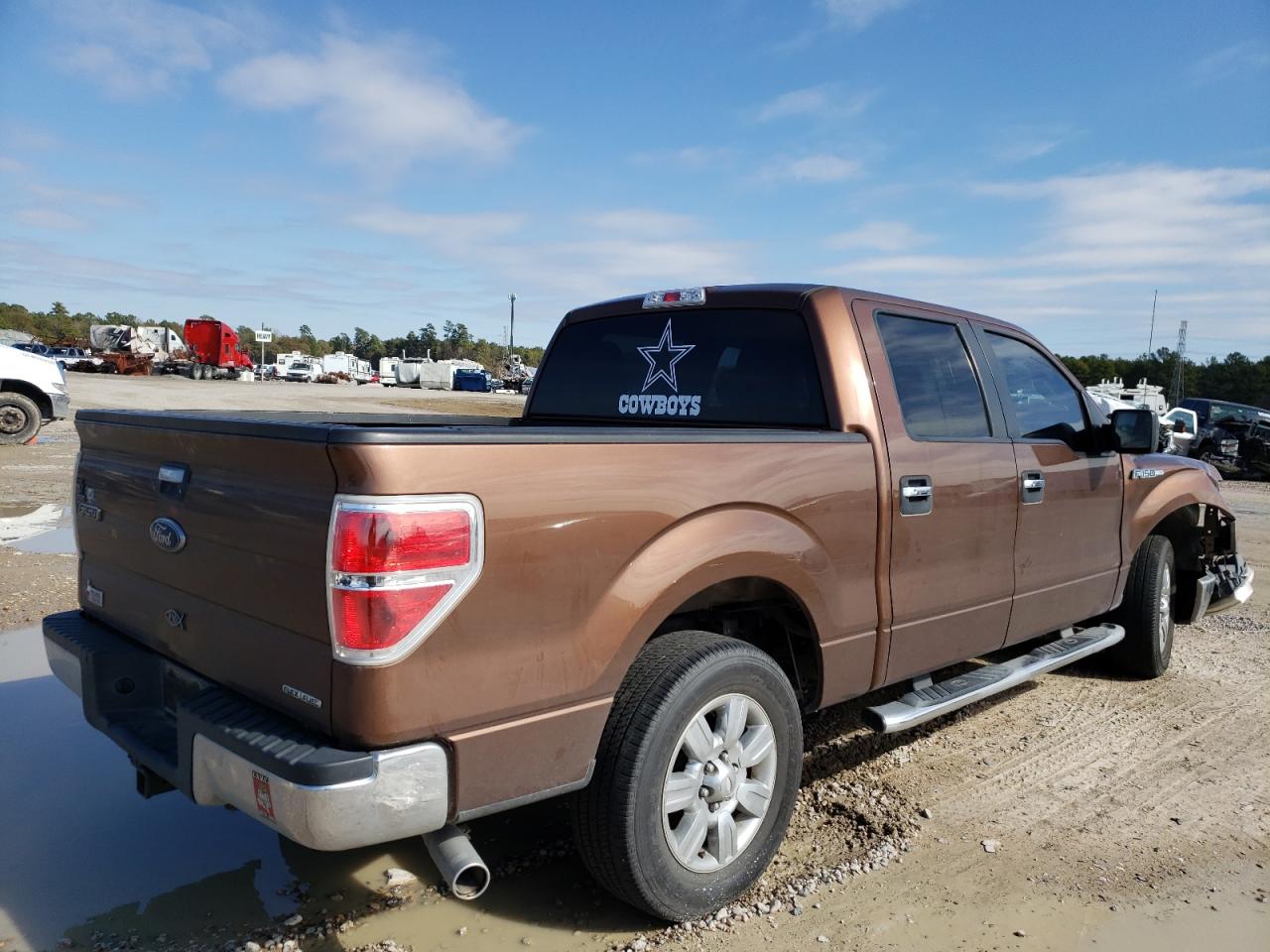 Photo 4 from auction – 2011 FORD F150 SUPER with VIN 1FTFW1CF3BFA39972