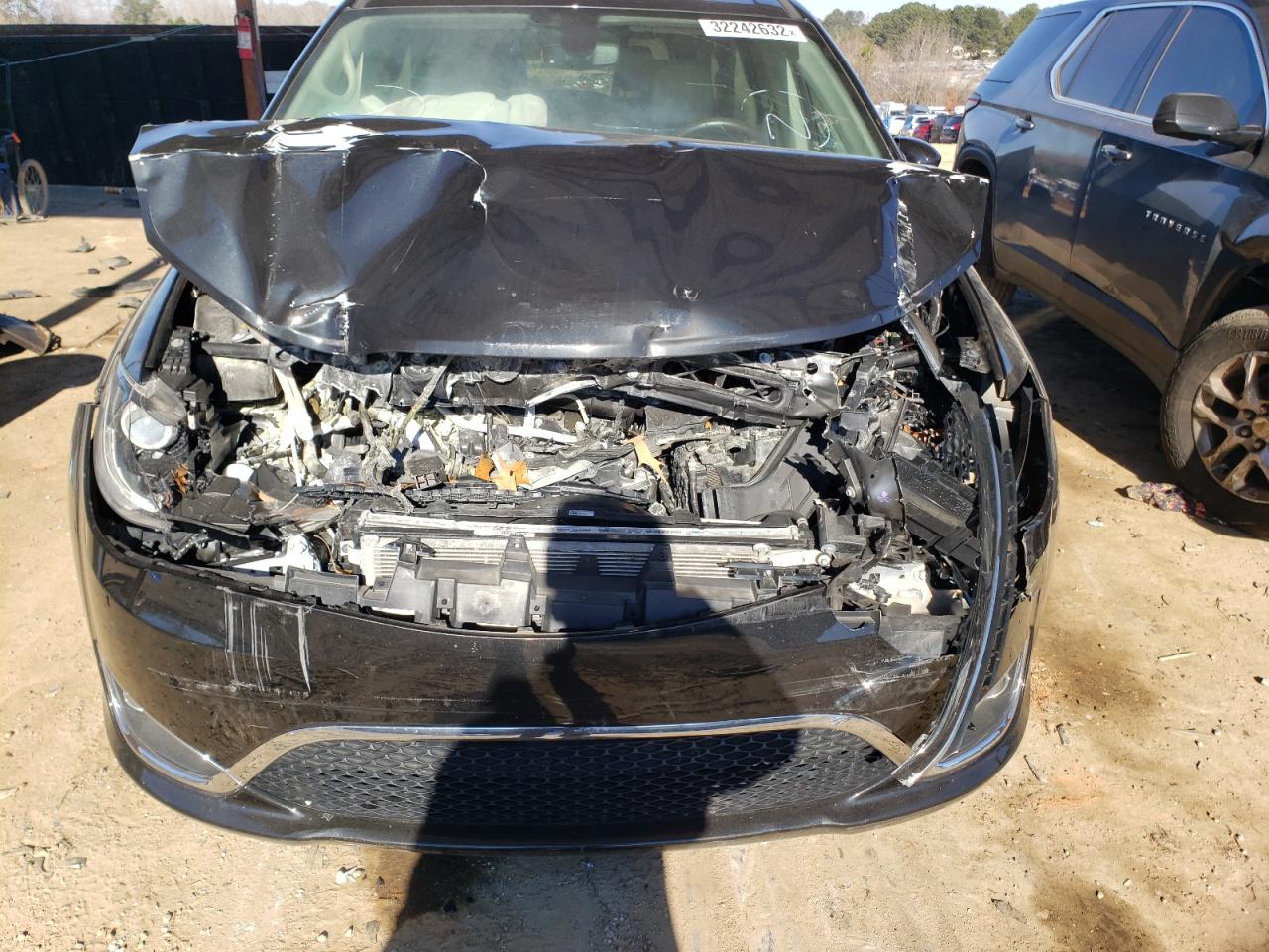 Photo 9 from auction – 2020 CHRYSLER PACIFICA T with VIN 2C4RC1BG4LR279235