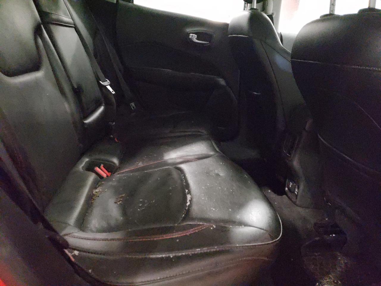 Photo 6 from auction – 2018 JEEP COMPASS TR with VIN 3C4NJDDB6JT211939