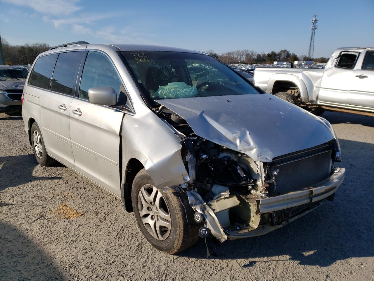 HONDA ODYSSEY EX 2007 with VIN 5FNRL38447B105563 - Photo from auction