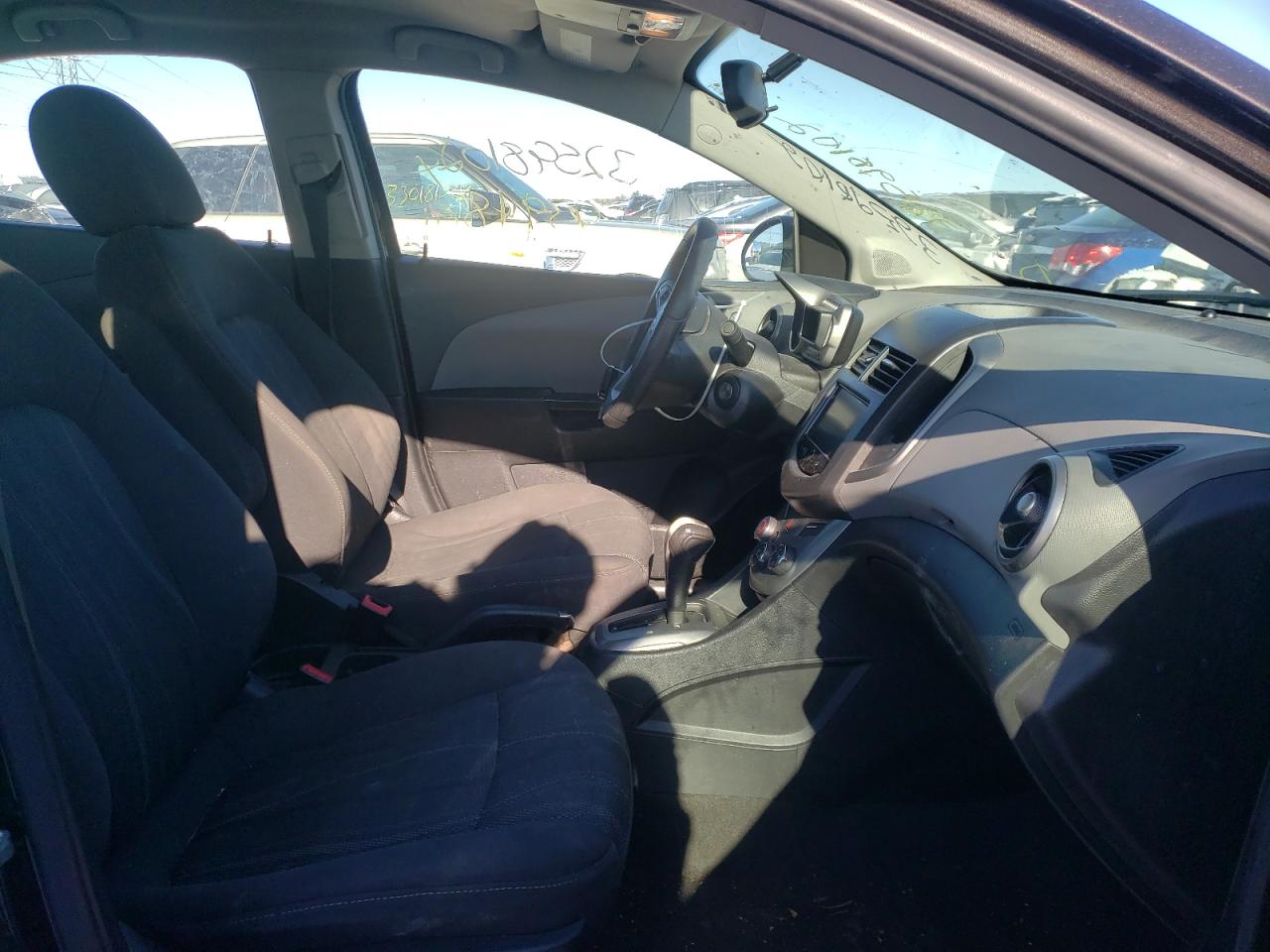 Photo 5 from auction – 2014 CHEVROLET SONIC LT with VIN 1G1JC5SHXE4167423