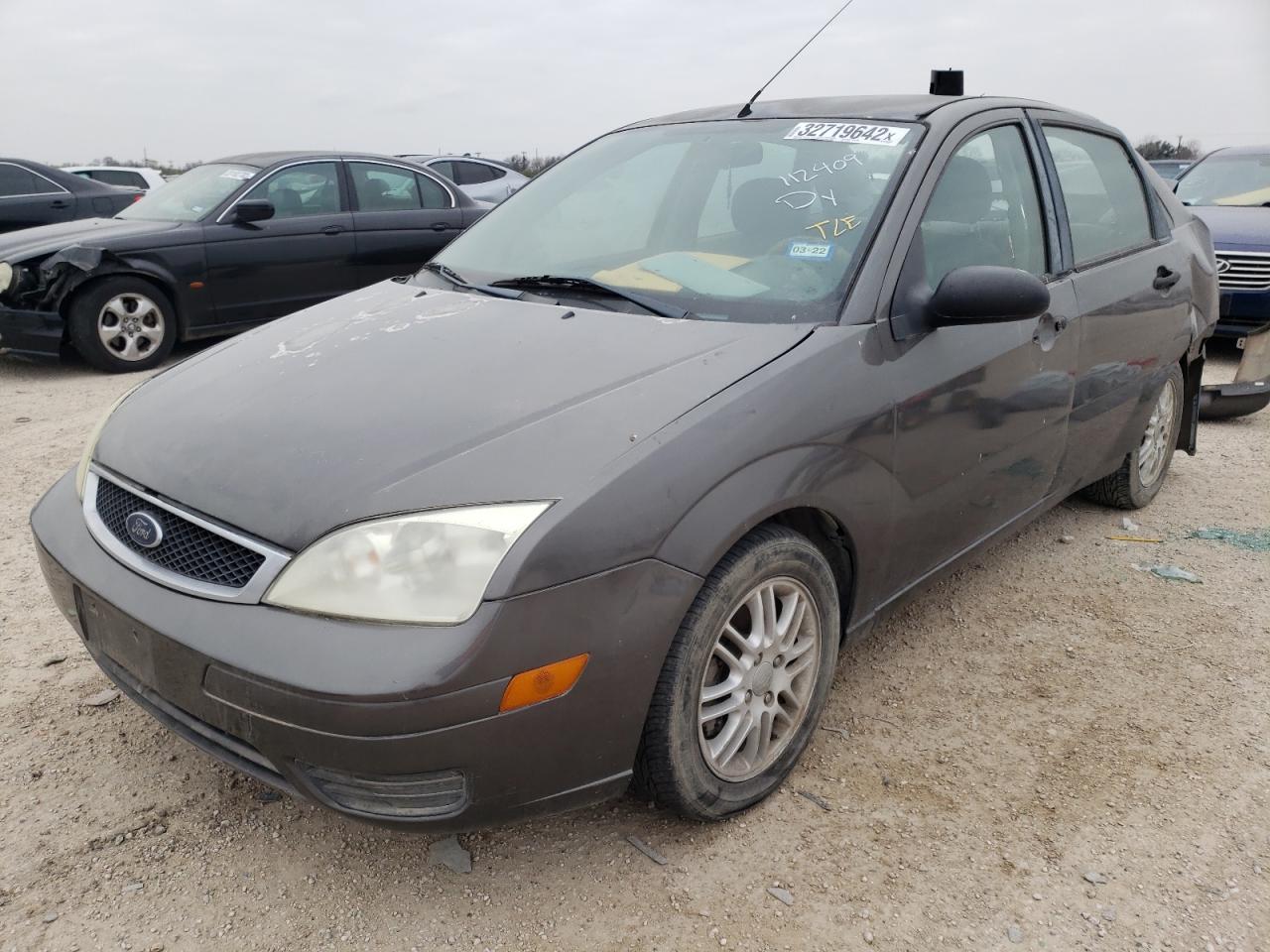 Photo 2 from auction – 2006 FORD FOCUS ZX4 with VIN 1FAFP34N96W214249