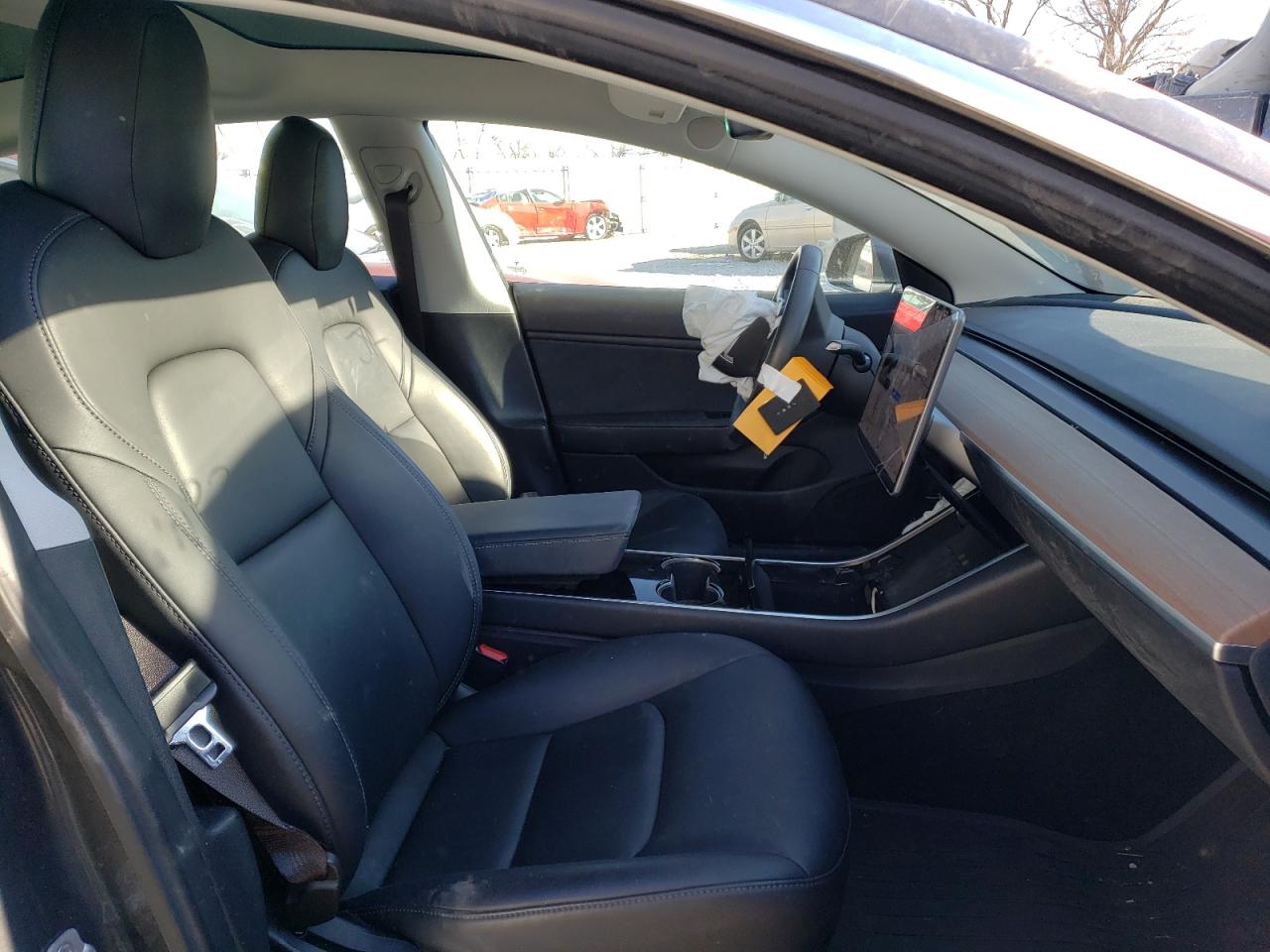 Photo 5 from auction – 2018 TESLA MODEL 3 with VIN 5YJ3E1EA8JF123800