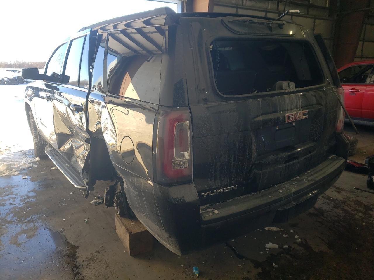 Photo 3 from auction – 2017 GMC YUKON SLE with VIN 1GKS2AKC5HR169233