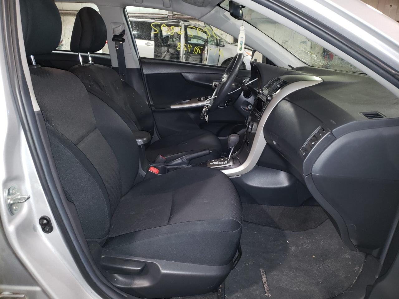 Photo 5 from auction – 2011 TOYOTA COROLLA BA with VIN 2T1BU4EE9BC728644
