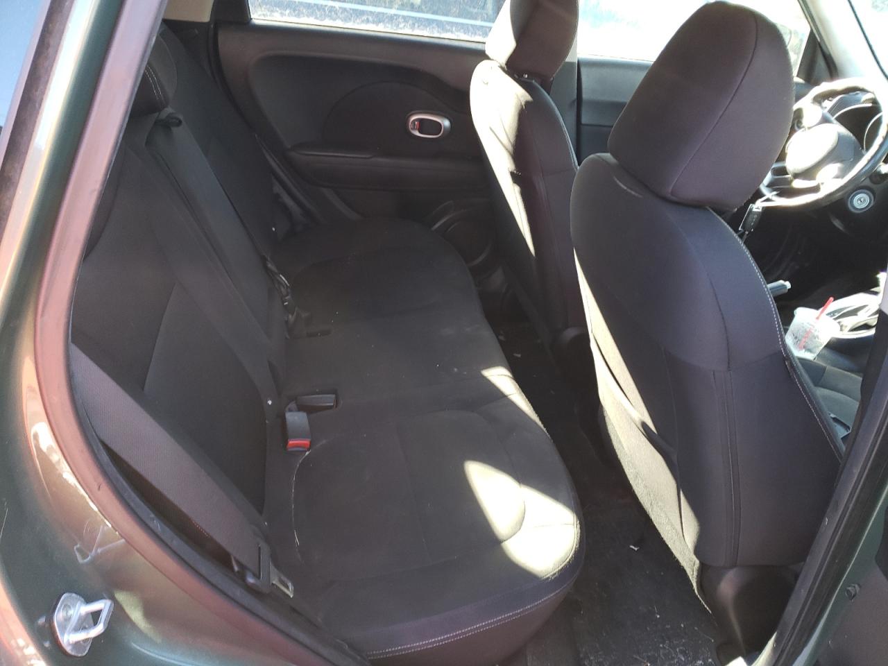 Photo 6 from auction – 2014 KIA SOUL with VIN KNDJN2A27E7053987