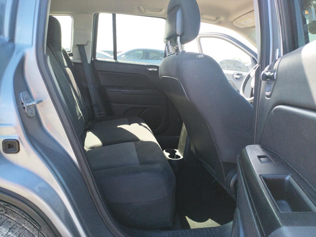 Photo 6 from auction – 2015 JEEP COMPASS SP with VIN 1C4NJCBA1FD313585