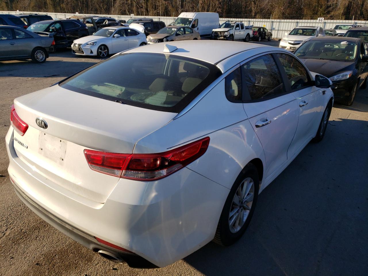 Photo 4 from auction – 2016 KIA OPTIMA LX with VIN 5XXGT4L37GG055928