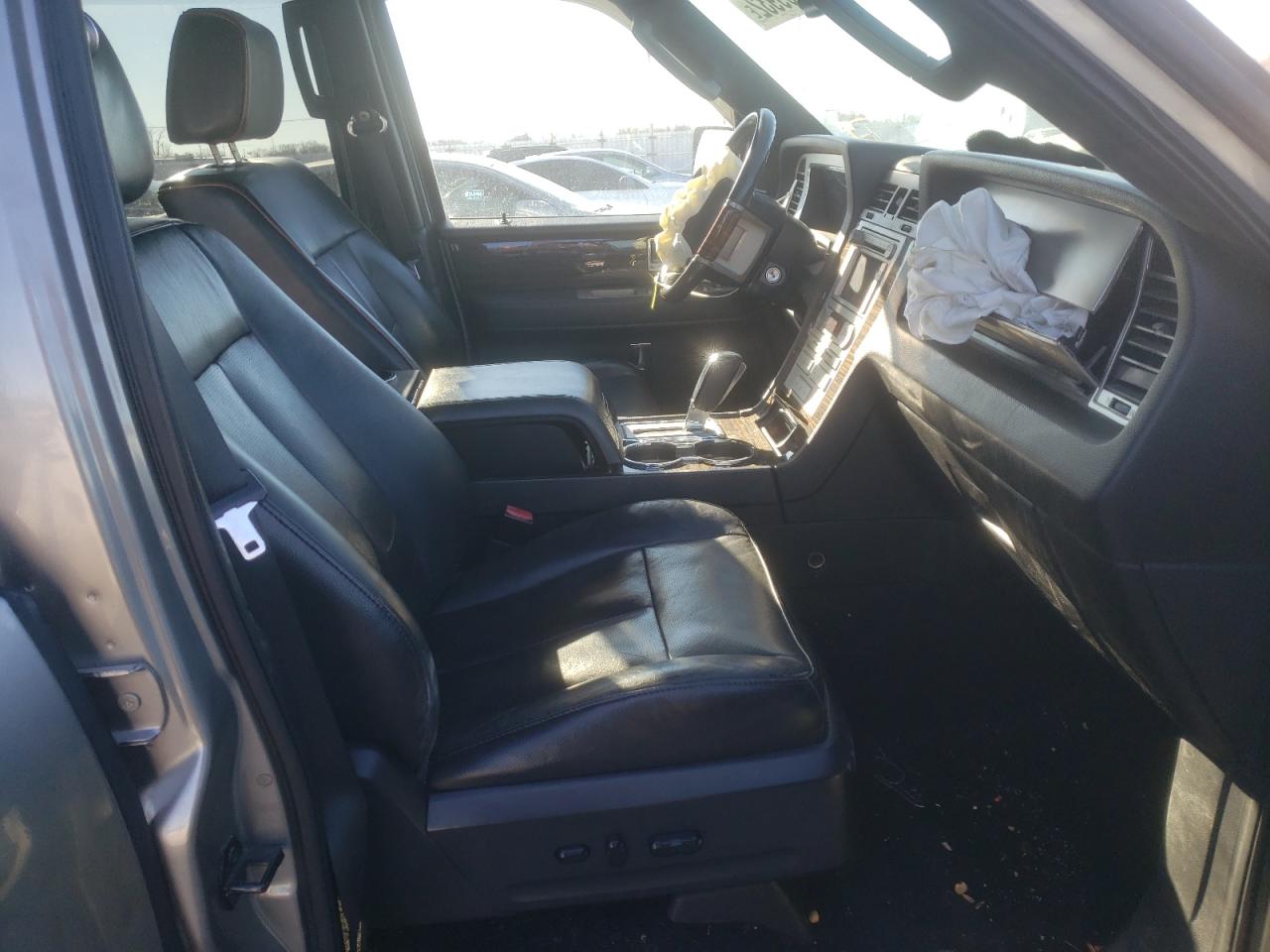 Photo 5 from auction – 2008 LINCOLN NAVIGATOR with VIN 5LMFU28508LJ06624