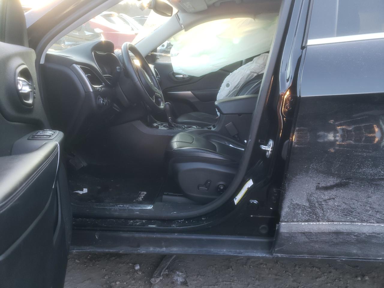 Photo 5 from auction – 2019 JEEP CHEROKEE L with VIN 1C4PJMDX2KD121361