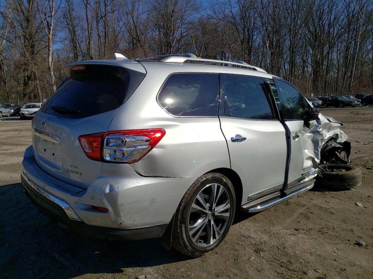 Photo 4 from auction – 2019 NISSAN PATHFINDER with VIN 5N1DR2MMXKC635904