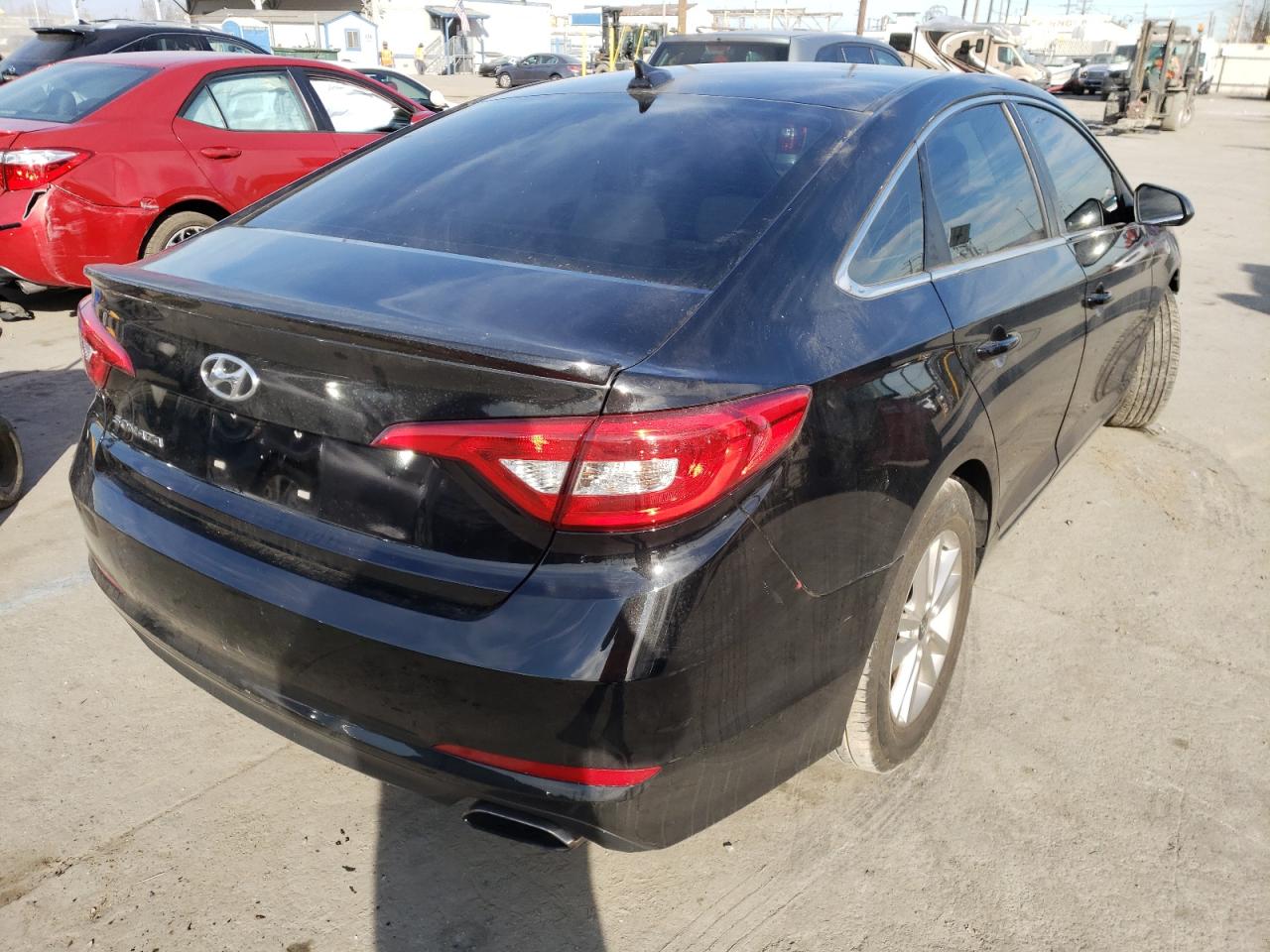 Photo 4 from auction – 2016 HYUNDAI SONATA SE with VIN 5NPE24AF6GH337618