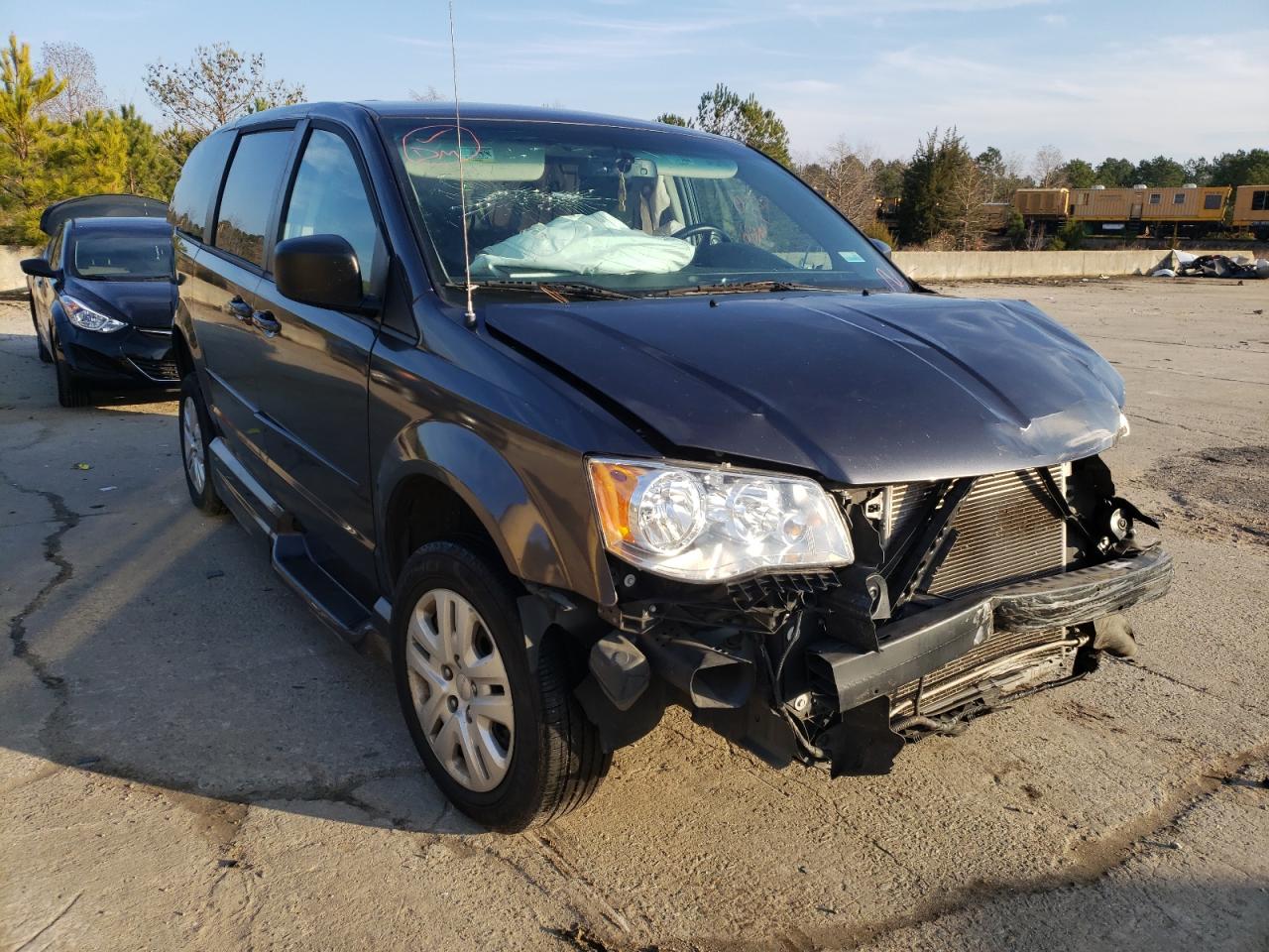 DODGE GRAND CARA 2017 with VIN 2C4RDGBG8HR641946 - Photo from auction