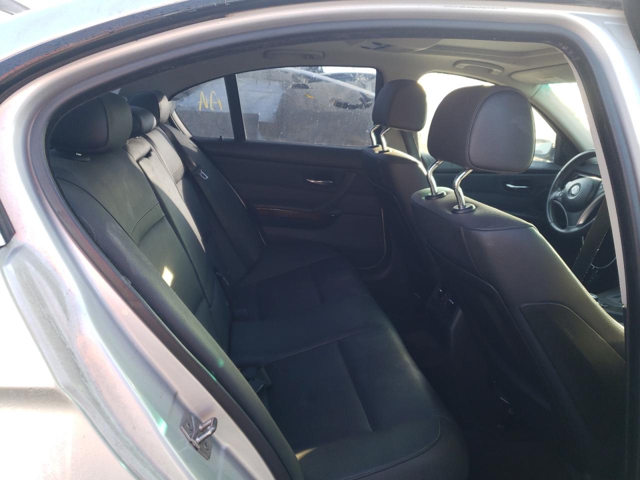 Photo 6 from auction – 2010 BMW 328 I SULE with VIN WBAPH5C54AA439402